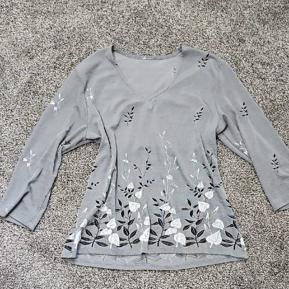Women's Gray V-Neck Floral Embroidered Top - Picture 1 of 5